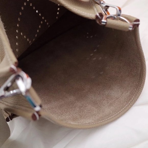 Hermes Evelyn Hobo Medium Tan - Picture 6 of 6